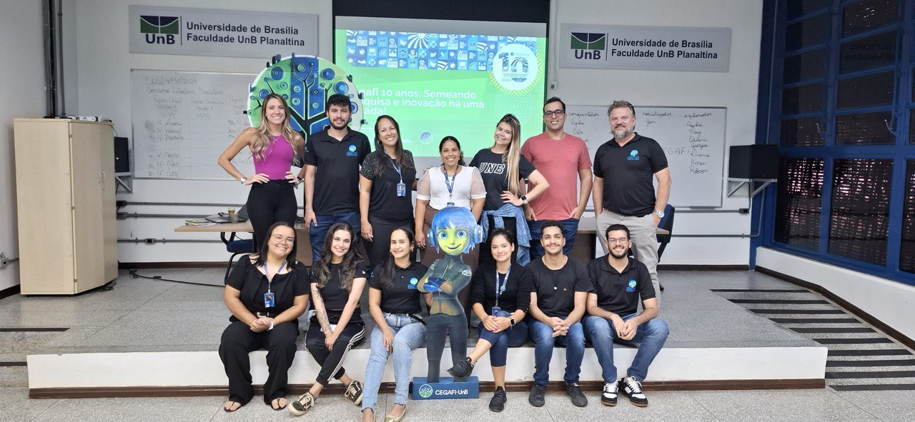 equipe cegafi celebra os 10 anos do centro